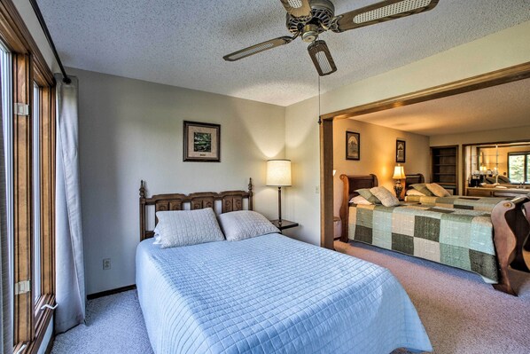 Apartment (3 Bedrooms) | Interior - Golf Course Front Townhome Near Mtn Biking Trails! (Bella Vista)