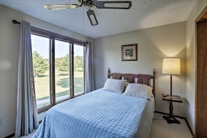 Apartment (3 Bedrooms) | Interior - Golf Course Front Townhome Near Mtn Biking Trails! (Bella Vista)
