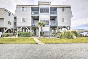 Apartment (3 Bedrooms) | Interior - Cozy Ocean Isle Beach Condo, Steps to the Beach! (Ocean Isle Beach)