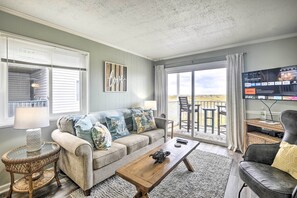 Apartment (3 Bedrooms) | Interior - Cozy Ocean Isle Beach Condo, Steps to the Beach! (Ocean Isle Beach)