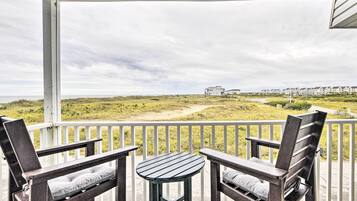 Apartment (3 Bedrooms) | Front of property