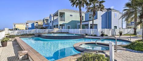House (3 Bedrooms) | Front of property