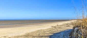 Steps to Pool & Beach: St. Helena Island Escape!