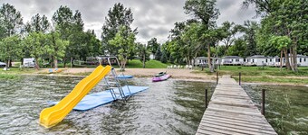 Lakefront Retreat w/ Boat Rentals, Beach & Bar