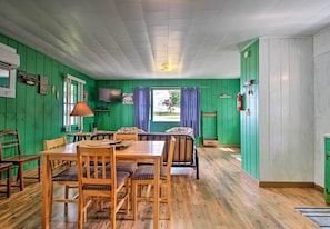 House (2 Bedrooms) | Interior - Lakefront Retreat w/ Boat Rentals, Beach & Bar (Dent)