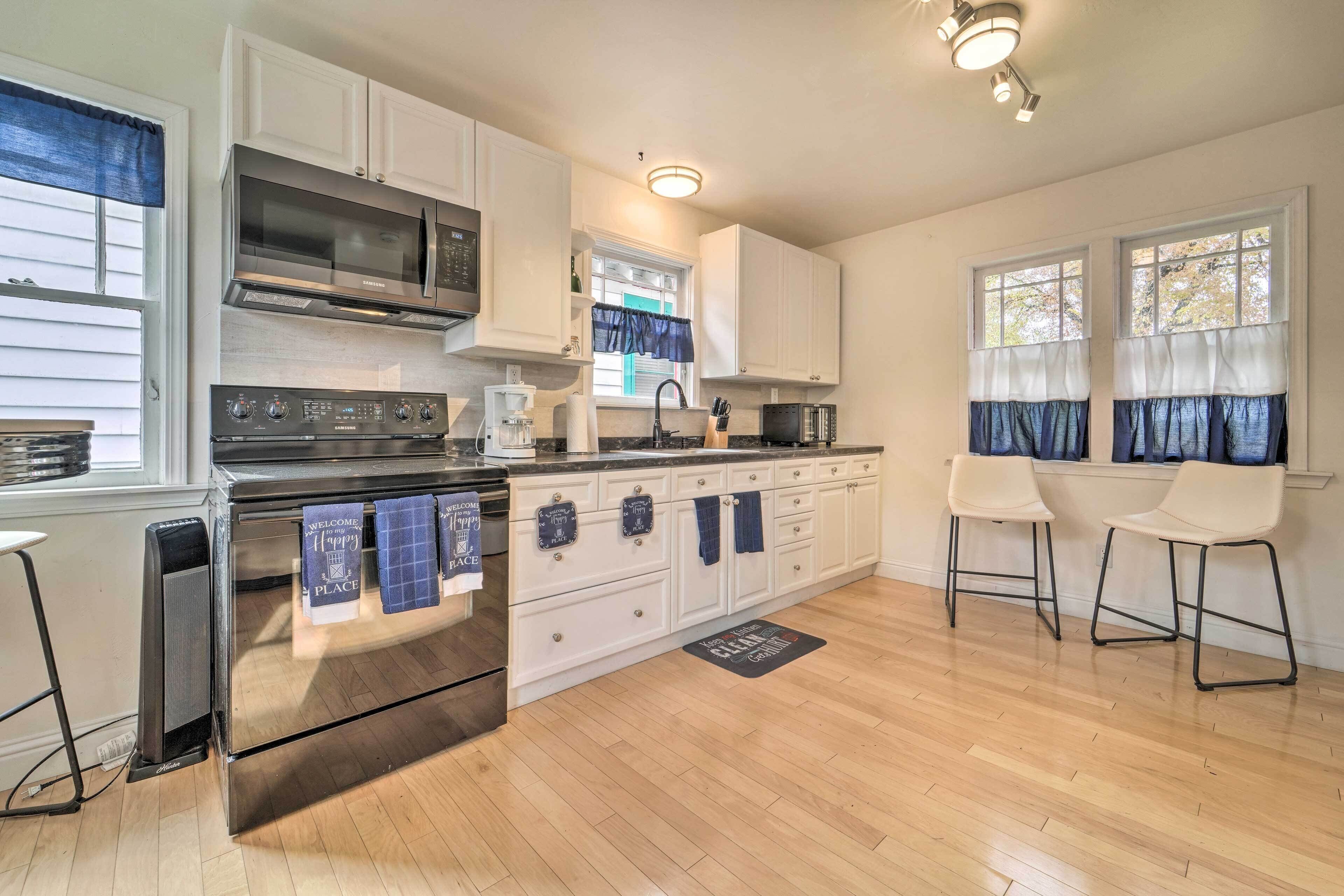 Cozy Sierra Valley Cottage: Hike + Explore!