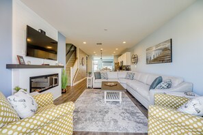 Apartment (3 Bedrooms) | Interior - 2 Mi to Bethany Beach: Modern Townhome w/ Patio (Ocean View)