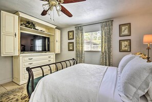 2 bedrooms, iron/ironing board, bed sheets