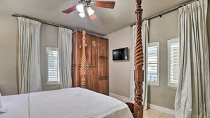 2 kamar tidur, setrika/meja setrika, dan seprai linen