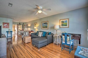 Interior - Charleston Townhome ~ 13 Mi to Sand & Surf! (Charleston)