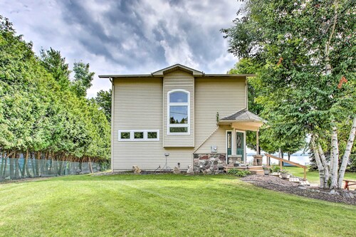 Cedar Cottage, Private Beach on Lake Leelanau
