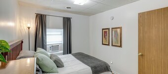 Bright Yankton Apartment Near Meridian Bridge