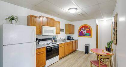 Bright Yankton Apartment Near Meridian Bridge