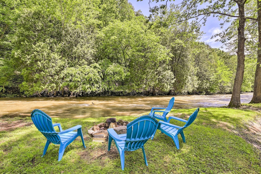 Private Riverfront Escape w/ Fire Pit & Grill