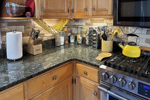 House (4 Bedrooms) | Interior - 4 Mi to Sugarbush Resort: Waitsfield Retreat (Waitsfield)