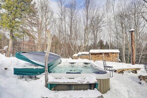 House (4 Bedrooms) | Interior - 4 Mi to Sugarbush Resort: Waitsfield Retreat (Waitsfield)