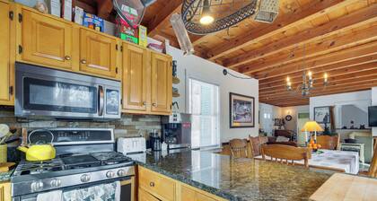 4 Mi to Sugarbush Resort: Waitsfield Retreat