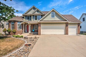 House (4 Bedrooms) | Interior - Pet-friendly Des Moines Home w/ Fenced Yard! (Des Moines)