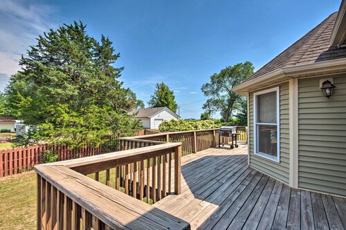 Pet-friendly Des Moines Home w/ Fenced Yard!
