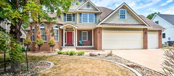 บ้านที่เป็นมิตรกับสัตว์เลี้ยง Des Moines พร้อมล้อมรั้ว!