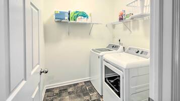 Rumah (4 Bedrooms) | Interior