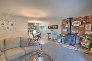 House (3 Bedrooms) | Interior