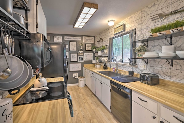 House (3 Bedrooms) | Interior