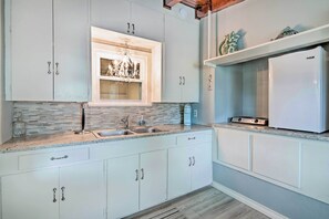 Apartment (1 Bedroom) | Interior - Walk to Bay: 'mermaid Hideaway' Apt w/ Patio (Fulton)