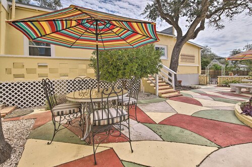 Walk to Bay: 'mermaid Hideaway' Apt w/ Patio