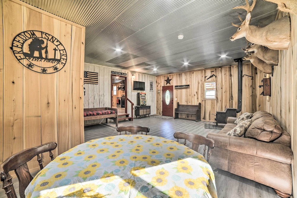 Charming New Concord Cabin on 50-acre Farm!