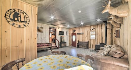 Charming New Concord Cabin on 50-acre Farm!