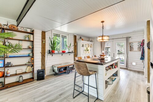 Topsail Beach Villa: Outdoor Oasis w/ Hot Tub