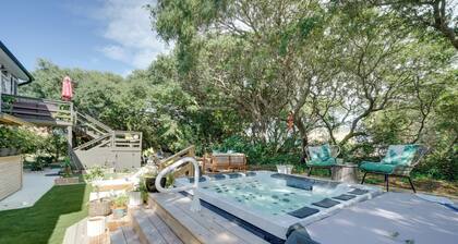 Topsail Beach Villa: Outdoor Oasis w/ Hot Tub