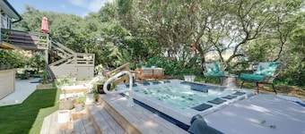 Topsail Beach Villa: Outdoor Oasis w/ Hot Tub