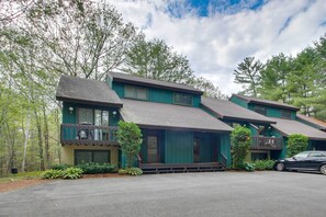 Apartment (3 Bedrooms) | Front of property