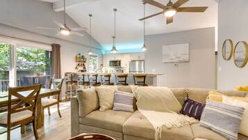 House (3 Bedrooms) | Living area | Fireplace