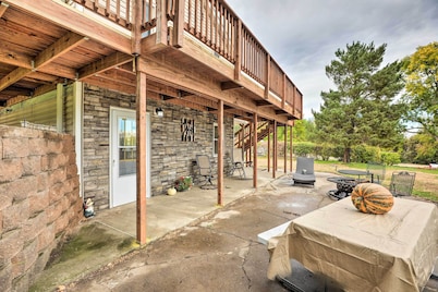 'eagles View' w/ Game Room - Walk to River!