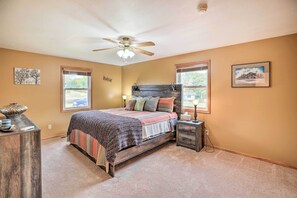 3 bedrooms, free cots/infant beds, bed sheets - 'eagles View' w/ Game Room - Walk to River! (Crofton)