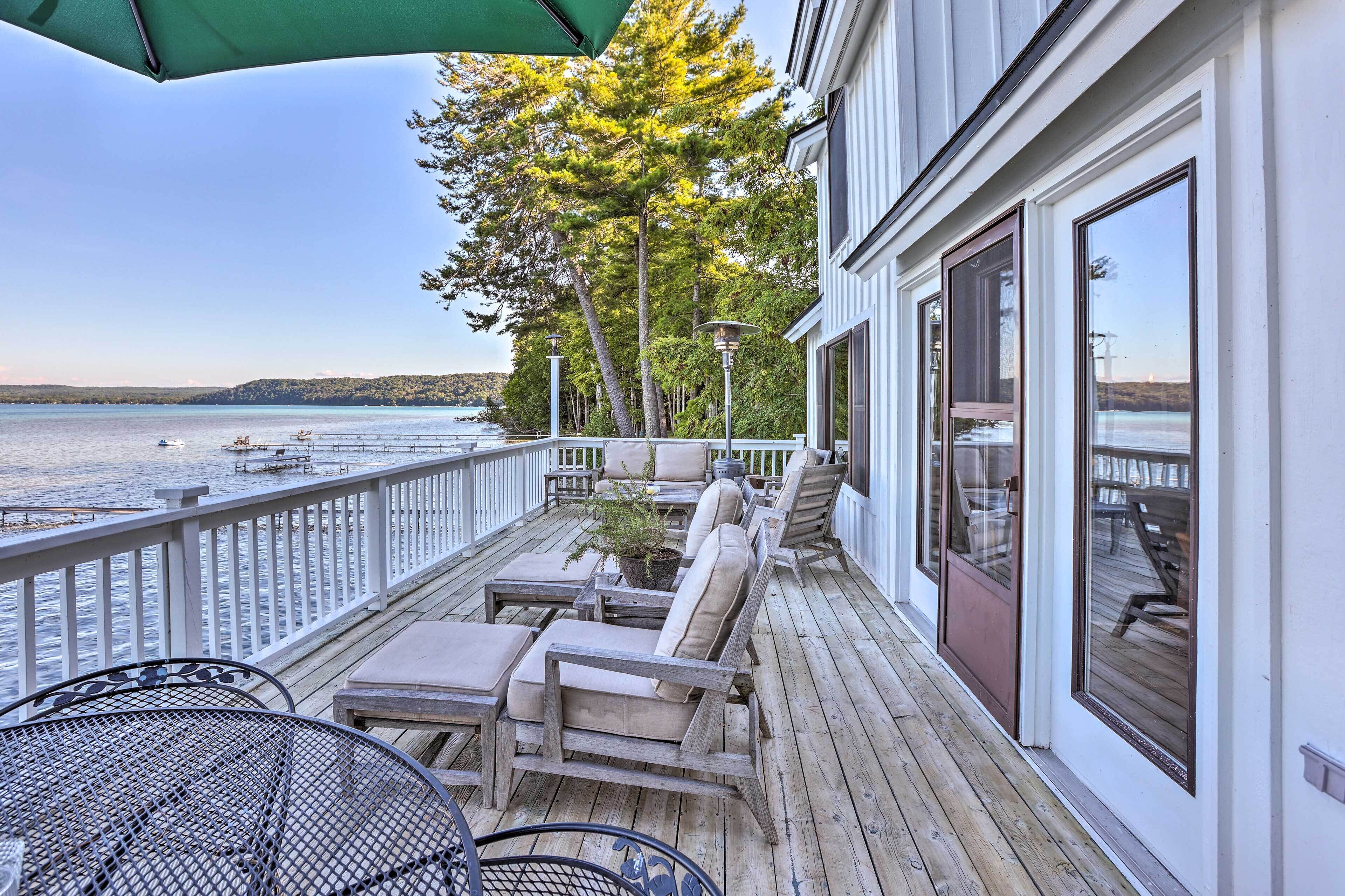 Updated Lakefront Cottage w/ Dock & Mooring!