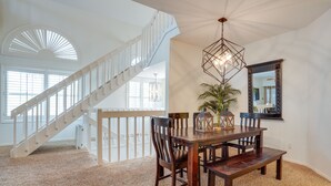 Dining - Bonita Springs Vacation Rental: Walk to Beach (Bonita Springs)