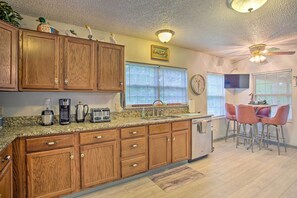 House (3 Bedrooms) | Interior