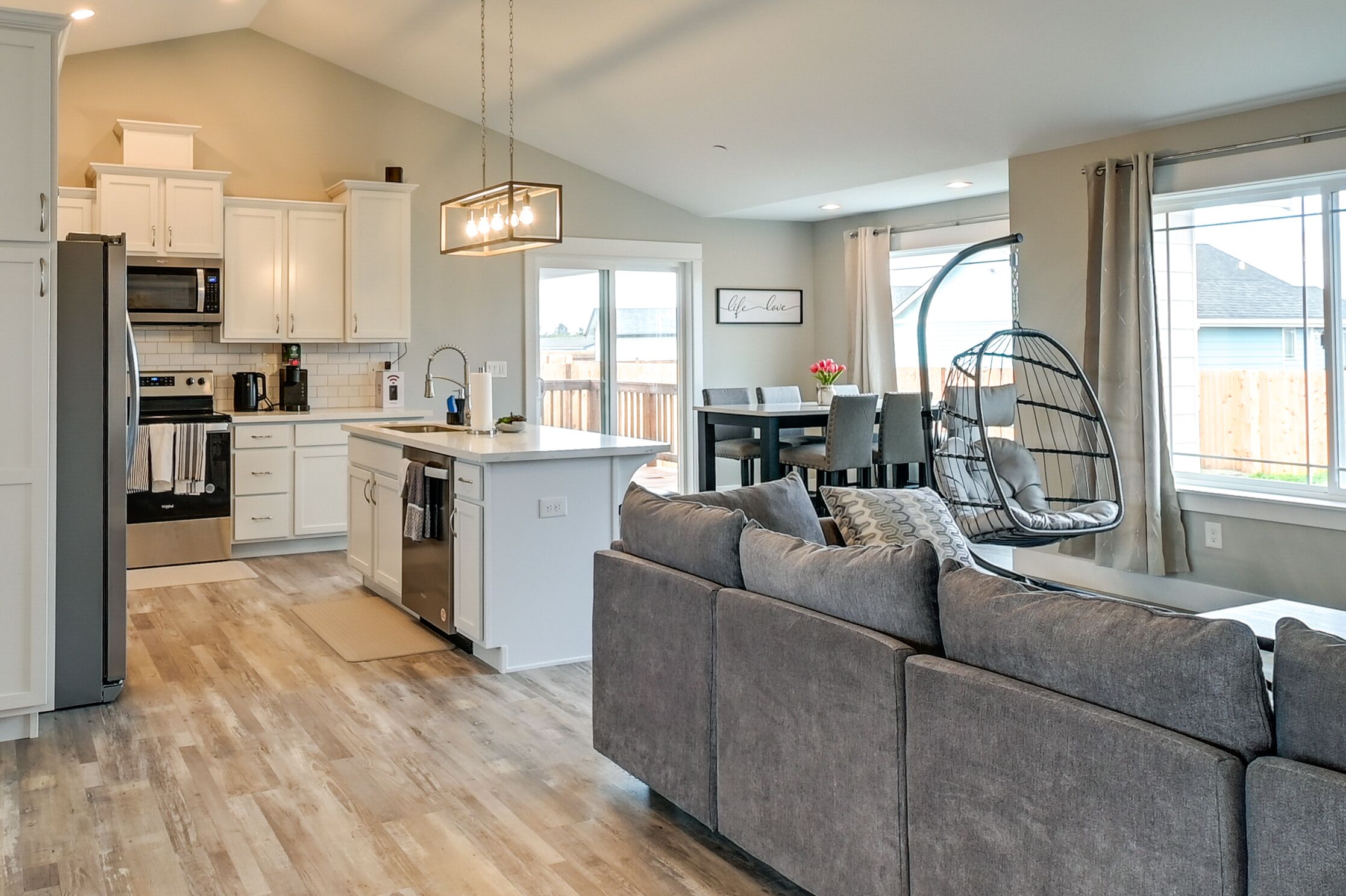 Ocean Shores Home w/ Game Room - Walk to Beaches!