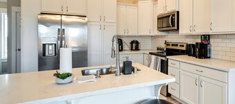 Ocean Shores Home w/ Game Room - Walk to Beaches!