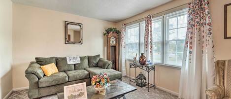 House (4 Bedrooms) | Front of property