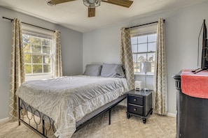 House (4 Bedrooms) | Interior - Jacksonville Getaway ~ 4 Mi to Downtown! (Jacksonville)