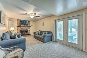 Interior - Jacksonville Getaway ~ 4 Mi to Downtown! (Jacksonville)