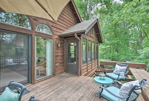 Outdoor dining - Updated Lakefront Home W/hot Tub, Fire Pit, Boats! (Wright City)