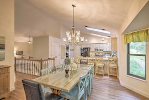 Dining - Updated Lakefront Home W/hot Tub, Fire Pit, Boats! (Wright City)