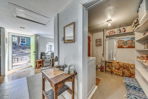 House (1 Bedroom) | Interior