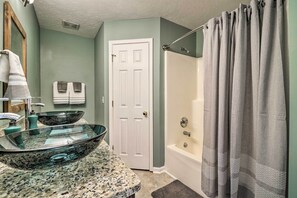 Interior - Suburban Getaway w/ Game Room, 19 Mi to Nashville! (Mount Juliet)